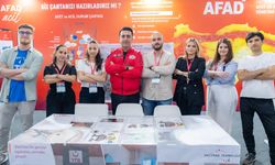 Yurt dışından gelen gençler, YTB'nin ev sahipliğined Teknofest'te buluştu