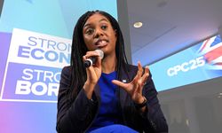 Muhafazakar Parti, göçmen karşıtlığında zirveyi kimseye bırakmıyor