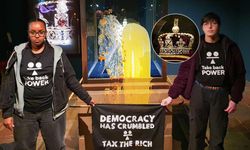 Kral Charles'ın Tacına Muhallebili Saldırı