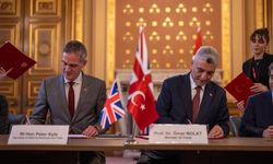 Türkiye ve İngiltere arasında yeni ticari anlaşmalar imzalandı