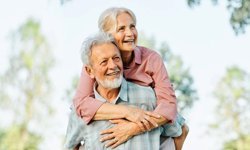 İngiltere’de 12 Milyon Emekliye “Triple Lock” Zammı: Yıllık 575 Sterlin Arttı