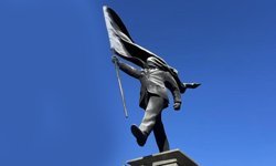Banksy’den Londra’nın Merkezine “Gizemli” Politik Heykel