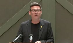 Andy Burnham İngiliz siyasetine meydan okudu