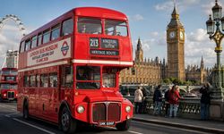 Londra’da Tarihi Otobüslerle Zaman Yolculuğu Başlıyor