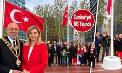 Cumhuriyet’in 103. yılı için Birmingham’da Türk bayrağı göndere çekildi