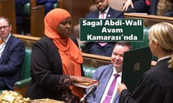 İngiltere Parlamentosu’nda Kur’an-ı Kerim üzerine yemin ederek göreve başladı