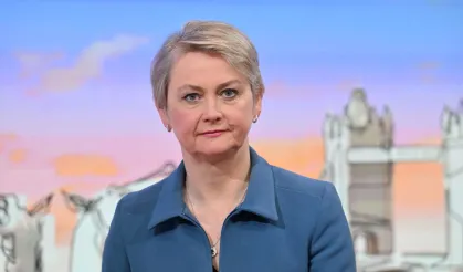 İngiliz Bakan Cooper’dan Trump’a “Diplomasi Sosyal Medyada Yapılmaz” Tepkisi