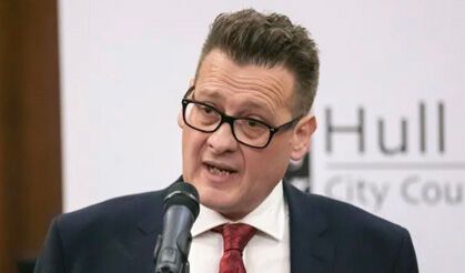 İngiliz İşçi Partisi’nde Kriz: Karl Turner Partiden Uzaklaştırıldı