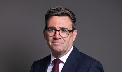 İngiltere'de yeni dönem: Andy Burnham resmen Başbakan oldu