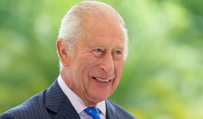 Kral Charles’ın suluboya tablosu Burberry’e ilham kaynağı oldu