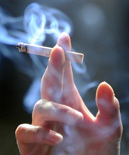 İngiltere’de sigarayla mücadelede büyük adım