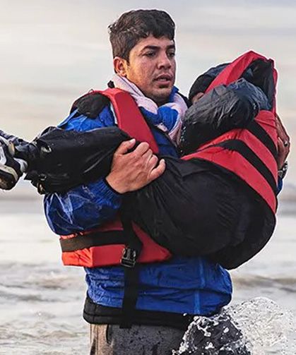 İngiltere yasa dışı gelen göçmenlere tazminat ödeyecek!