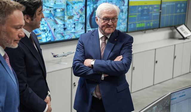 Almanya Cumhurbaşkanı Steinmeier, İstanbul Havalimanı'nda Alman lojistik firmasını ziyaret etti
