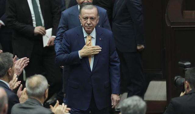 Cumhurbaşkanı Erdoğan: "CHP’nin milli irade hazımsızlığı ayyuka çıksa da YSK son noktayı koymuştur. Önümüzdeki dönemde Hataylı kardeşlerimize teşekkürümüzü bizzat ifade edeceğiz."