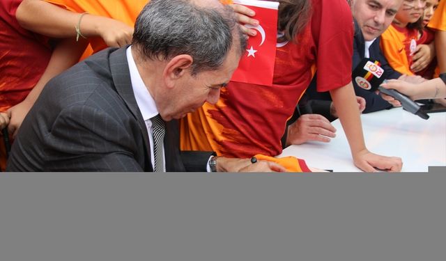 Galatasaray Kulübü Başkanı Dursun Özbek, Hatay'da ziyaretlerde bulundu