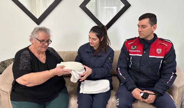 Yalovalı kadının ördüğü bereler Şırnak'taki askerlere ulaştırıldı
