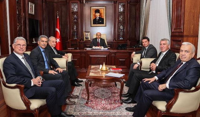 CHP'li başkanlardan, Valilik ve Büyükşehir'i ziyaret