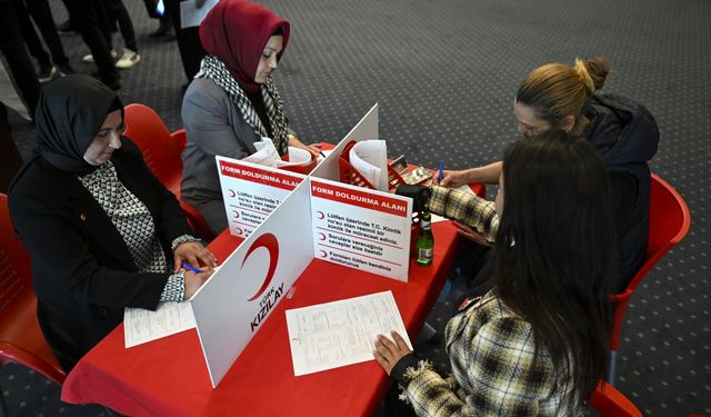 AK Parti ve Türk Kızılay ortaklığında kan bağışı kampanyası düzenlendi