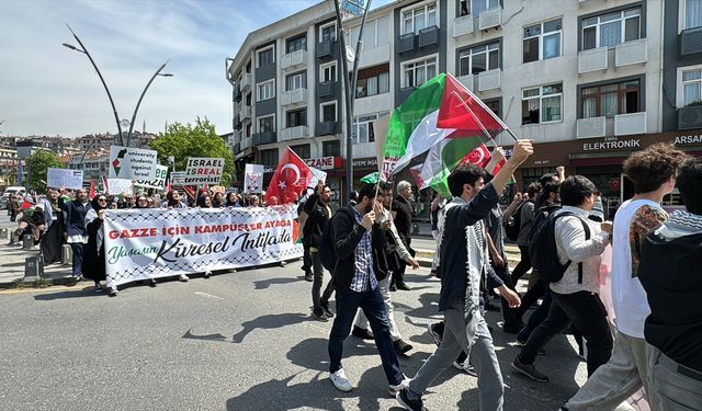 FSMVÜ öğrenci ve akademisyenleri Filistin'e destek eylemi düzenledi