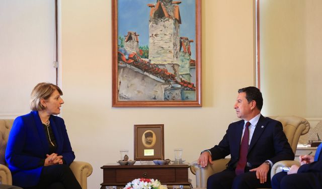 İngiliz Büyükelçi Morris, Muğla Büyükşehir Belediye Başkanı Aras'ı ziyaret etti: