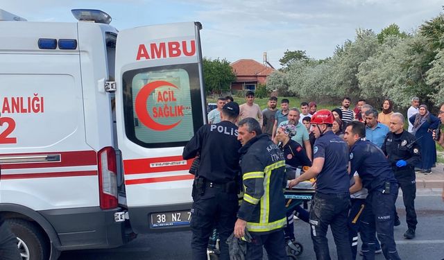 Kayseri'de halk otobüsünün altında kalan anne ve oğlu yaralandı