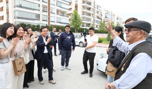 Konyalı Kore gazisine Seul'den ziyaretçi sürprizi