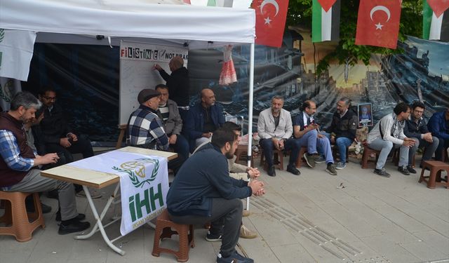 Kütahya’da Filistin’e destek için oturma eylemi düzenlendi