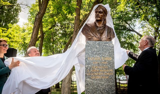 Macaristan’da Yunus Emre büstü açıldı