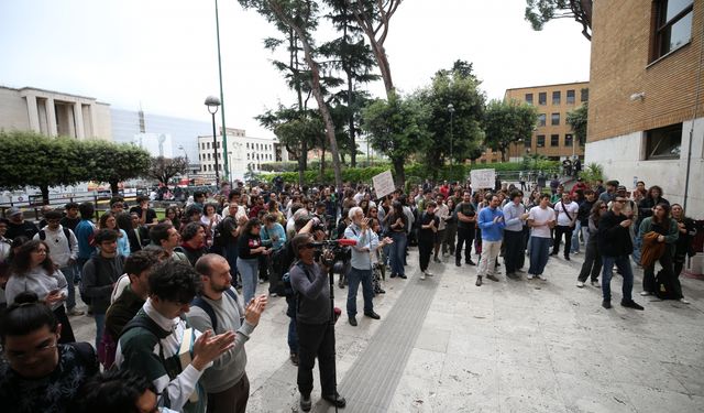 Roma Sapienza Üniversitesi öğrencileri de Filistin'e destek için çadırlar kurdu