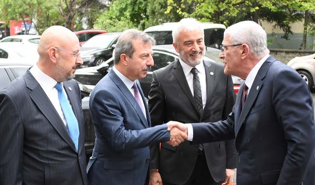 Dervişoğlu, partisinin milletvekilleri ve başkanlık divanı üyeleriyle buluştu