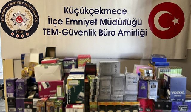 Küçükçekmece'de minibüsle kaçak ürün taşıyan 2 şüpheli yakalandı