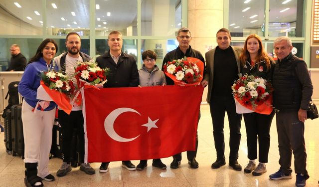 Sırbistan'da altın madalya kazanan milli atıcılar, yurda döndü