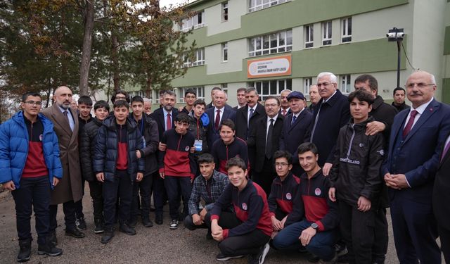 AK Parti Genel Başkanvekili Ala, Erzurum'da partililerle buluştu: