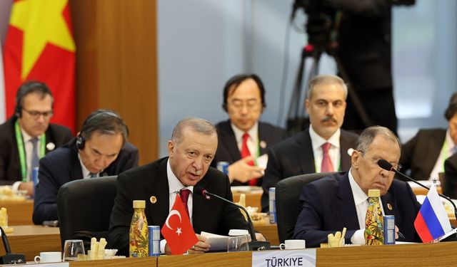 Cumhurbaşkanı Erdoğan, G20 Zirvesi'nde Sosyal Kapsayıcılık ile Açlık ve Yoksullukla Mücadele Oturumu'na katıldı