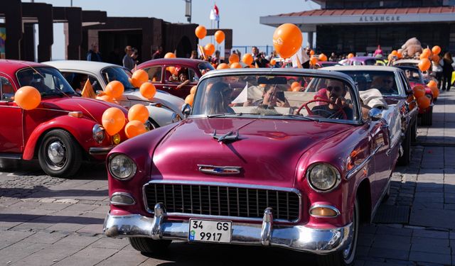 Lösemi farkındalığı kapsamında İzmir'de turuncu yürüyüş düzenlendi