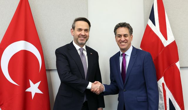 Türkiye ve İngiltere Enerji Bakanları Londra'da bir araya geldi