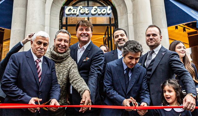 Şekerci Cafer Erol Londra'da, Harrods'a komşu oldu