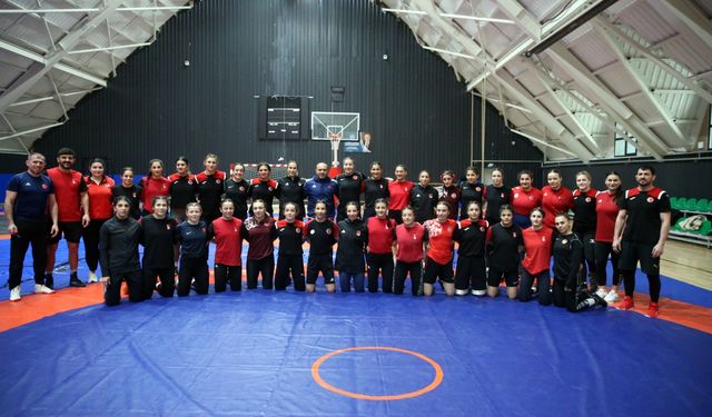 Kadın Güreş Milli Takımı'nın hedefi Avrupa şampiyonluğu