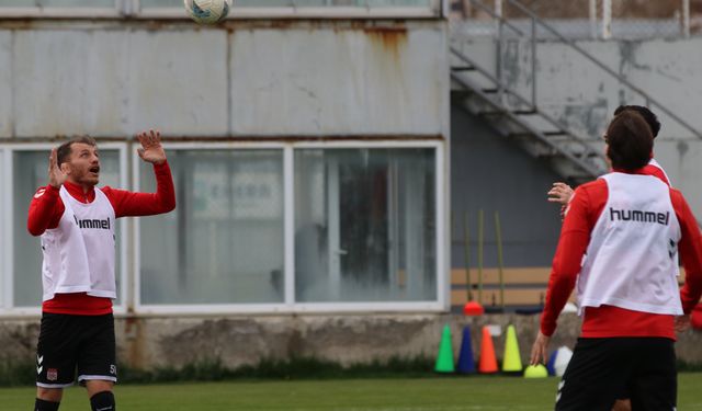 Sivasspor'da teknik direktör Çalımbay umutlu konuştu: