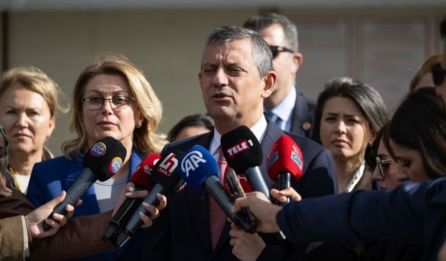CHP Genel Başkanı Özel'den Bakırköy Cezaevi'ndeki bazı tutuklu ve hükümlülere ziyaret: