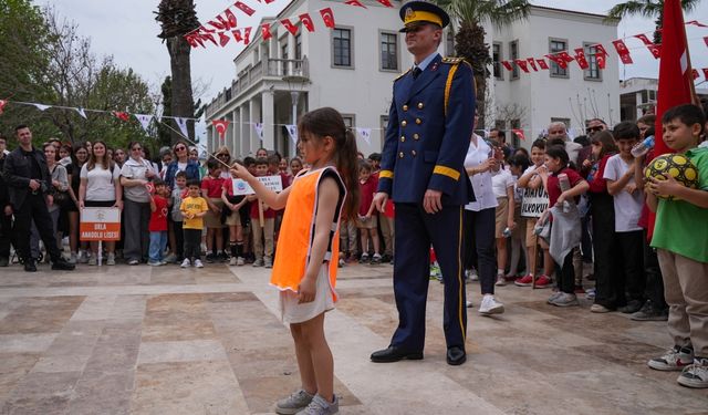 Hava Eğitim Komutanlığı Bandosu'ndan İzmir'de 23 Nisan'a özel konser