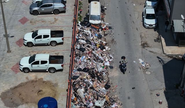 İzmir'de Ayakkabıcılar Sitesi esnafı atıklardan şikayetçi