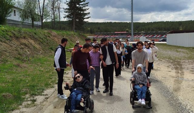 Kastamonu'da üniversite öğrencileri kampüste engelli bireylerle bir araya geldi