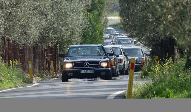 Klasik otomobil tutkunları Kazdağları'nda buluştu