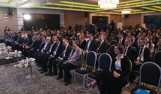 RTÜK Başkanı Şahin, "Güçlü Medya Bilinçli Toplum Zirvesi"nde konuştu: