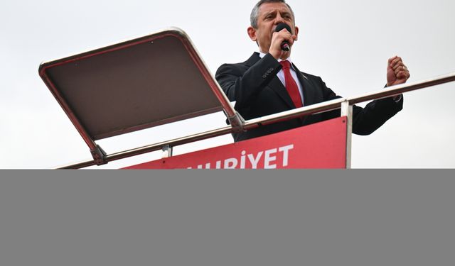 CHP Genel Başkanı Özel, Birinci Meclis'in önünde konuştu:
