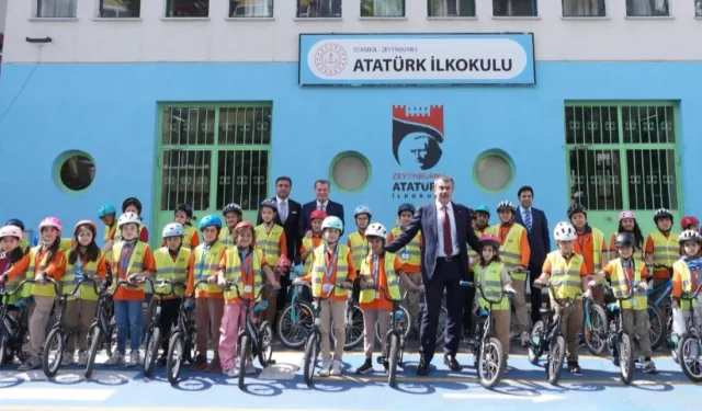 Bakan Tekin bisiklet etkinliğinde buluştu