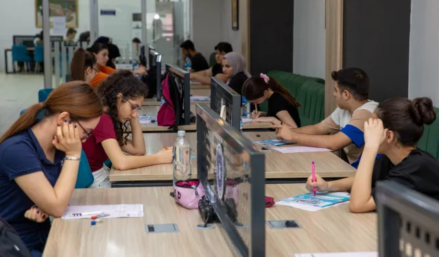 Bursa'da üniversite adaylarına sınav provası