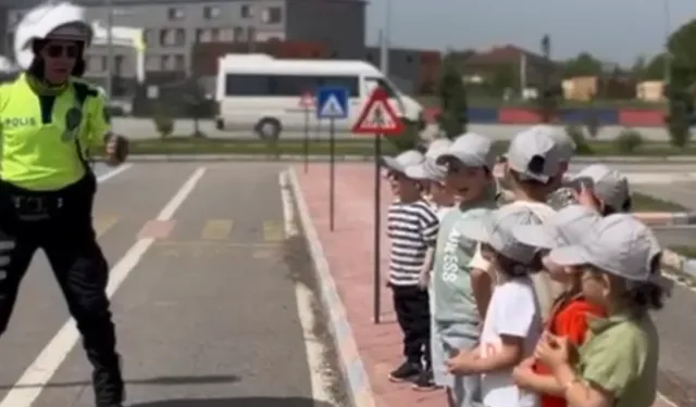 Düzce’de çocuklara polislerden eğlenceli eğitim
