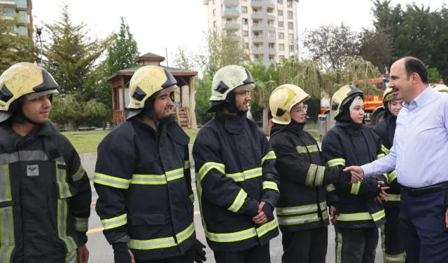 Konya'da Başkan Altay “Gönüllü İtfaiyecilik” eğitimi alan üniversite öğrencileriyle buluştu
